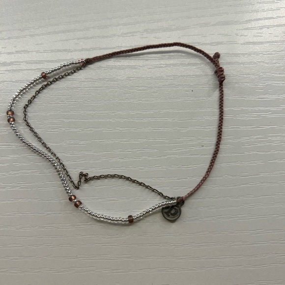 4 random pura vida bracelets for the price of one - Picture 4 of 5